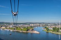 Koblenz ist f&uuml;r seine Lage am Zusammenfluss von Rhein und Mosel sowie f&uuml;rs Kaiser-Wilhel-Denkmal am Deutschen Eck ber&uuml;hmt.