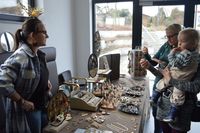 Nancy Castronovo aus Breitscheidt war die am weitesten gereiste Ausstellerin mit ihrem Holzschmuck.