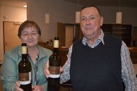 Peter Erkel (Frauenberg) organisierte die Weinprobe mit Sigrun R&uuml;b f&uuml;r den GrundTreff.