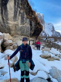Alexandra Emmerich aus Dreihausen geh&ouml;rte im Fr&uuml;hjahr zu der siebenk&ouml;pfigen Reisegruppe aus dem Ebsdorfergrund, die sich ins nepalesische Hochgebirge wagte. Die Teilnehmer stiegen durch frischen Schnee bis auf 4.130 Meter an.